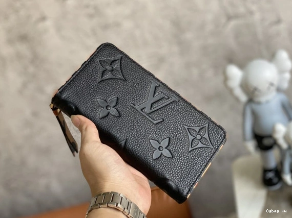 ZIPPY LOUIS VUITTON WALLET 0824
